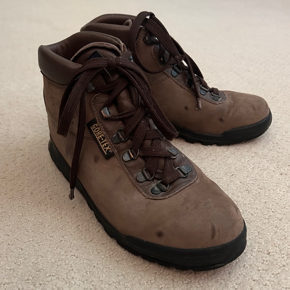Vasque Shoes - Vasque Goretex Hiking Boots Skywalk | 8 N